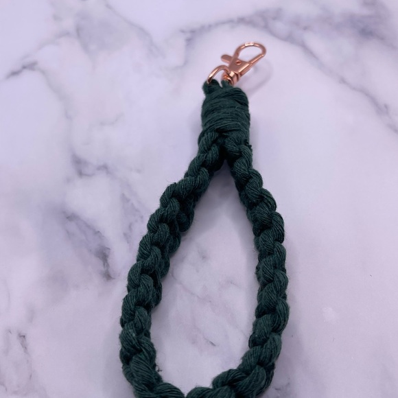 Macrame Keychain - Picture 5 of 6